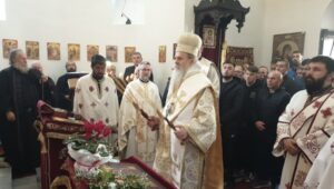 Mitropolit Teodosije služio liturgiju u Dragancu
