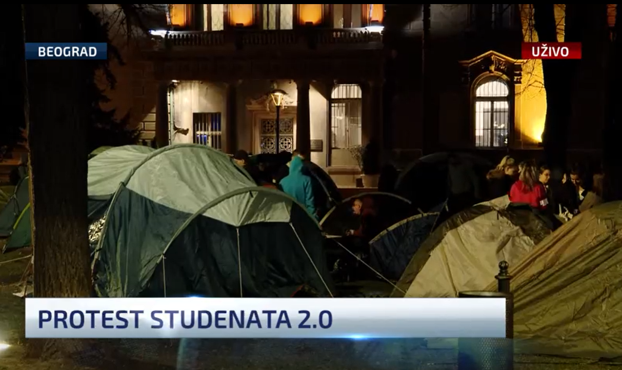 „Kontra-studenti“ kampuju kod Predsedništva Srbije, traže hitno vraćanje na fakultete