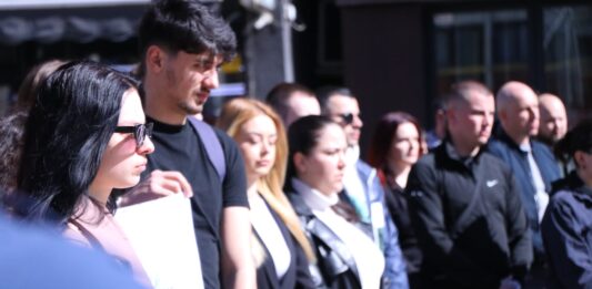"Nema hrabrijeg čina od toga da se na Kosovu čuje studentski glas"; U toku pripreme za skup u BG "Nema hrabrijeg čina od toga da se na Kosovu čuje studentski glas"; U toku pripreme za skup u BG 15 minuta tišine Kosovska Mitrovica