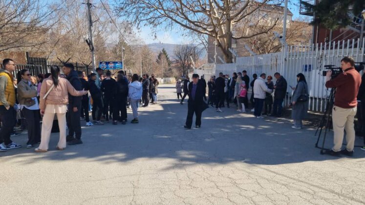 Protest mitrovica građani