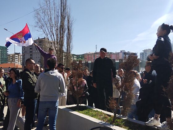 Protest mitrovica građani