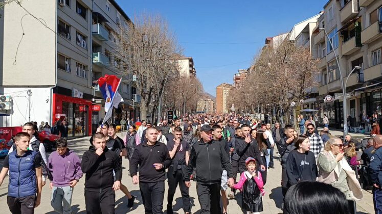 Protest mitrovica građani