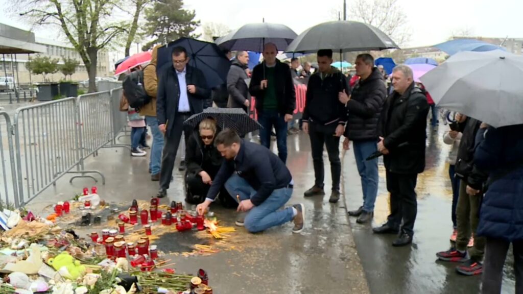 Pet meseci od pada nadstrešnice u Novom Sadu, u većini gradova Srbije i danas blokade i protesti