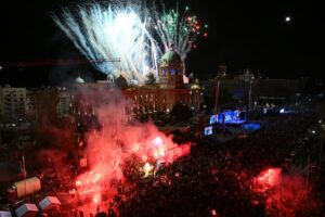 Hitna pomoć intervenisala 40 puta na mitingu zbog umora, alkoholisanosti, manjih tuča
