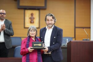 Gradonačelnik Prištine uručio ključ grada Nataši Kandić