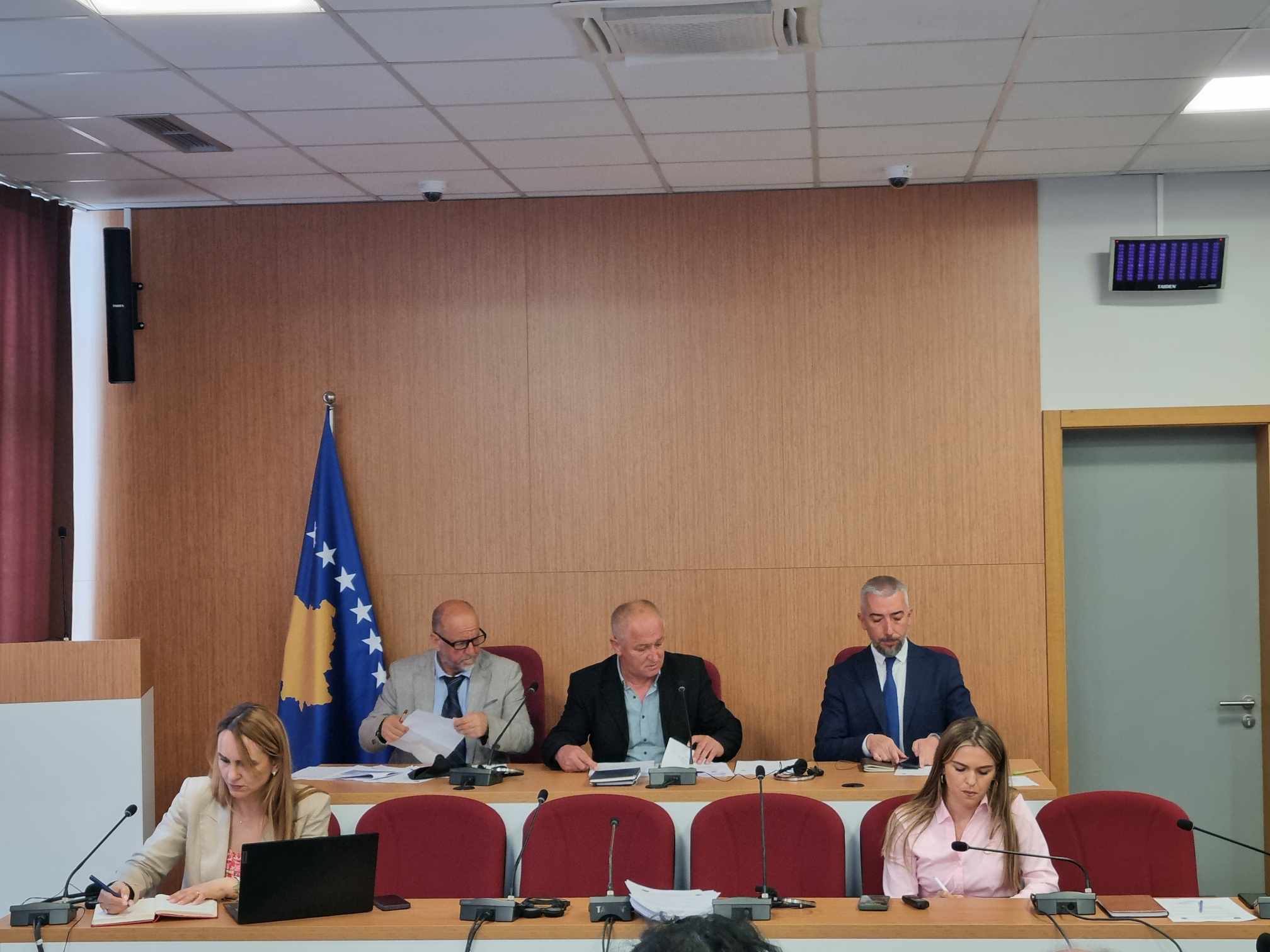 Najavljena izgradnja spomenika u Severnoj Mitrovici – sednica SO prekinuta nakon rasprave i napuštanja odbornika