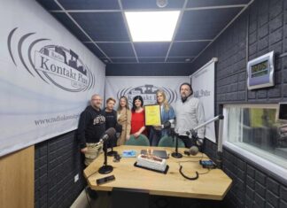 Radiju Kontakt Plus povelja UNS-a povodom 25 godina rada