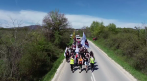 Studenti iz Aranđelovca i Užica krenuli peške na skup u Kraljevu, taksisti stigli u NP, biciklisti nastavljaju ka Strazburu