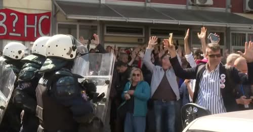 Student Veljko Petrović pušten iz pritvora – Mediji: Određena mu zabrana prilaska dekanu DIF-a
