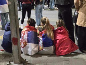 Studenti pozvali na totalne blokade Beograda, N.Sada, Niša; Vučić "očinski moli", MUP upozorava