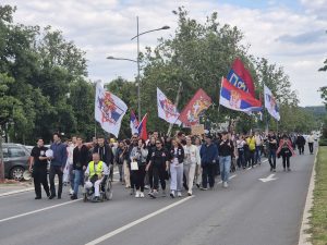 Održana protestna šetnja za srpske maturante sa Kosova: "Niste sami, mi smo uz vas"