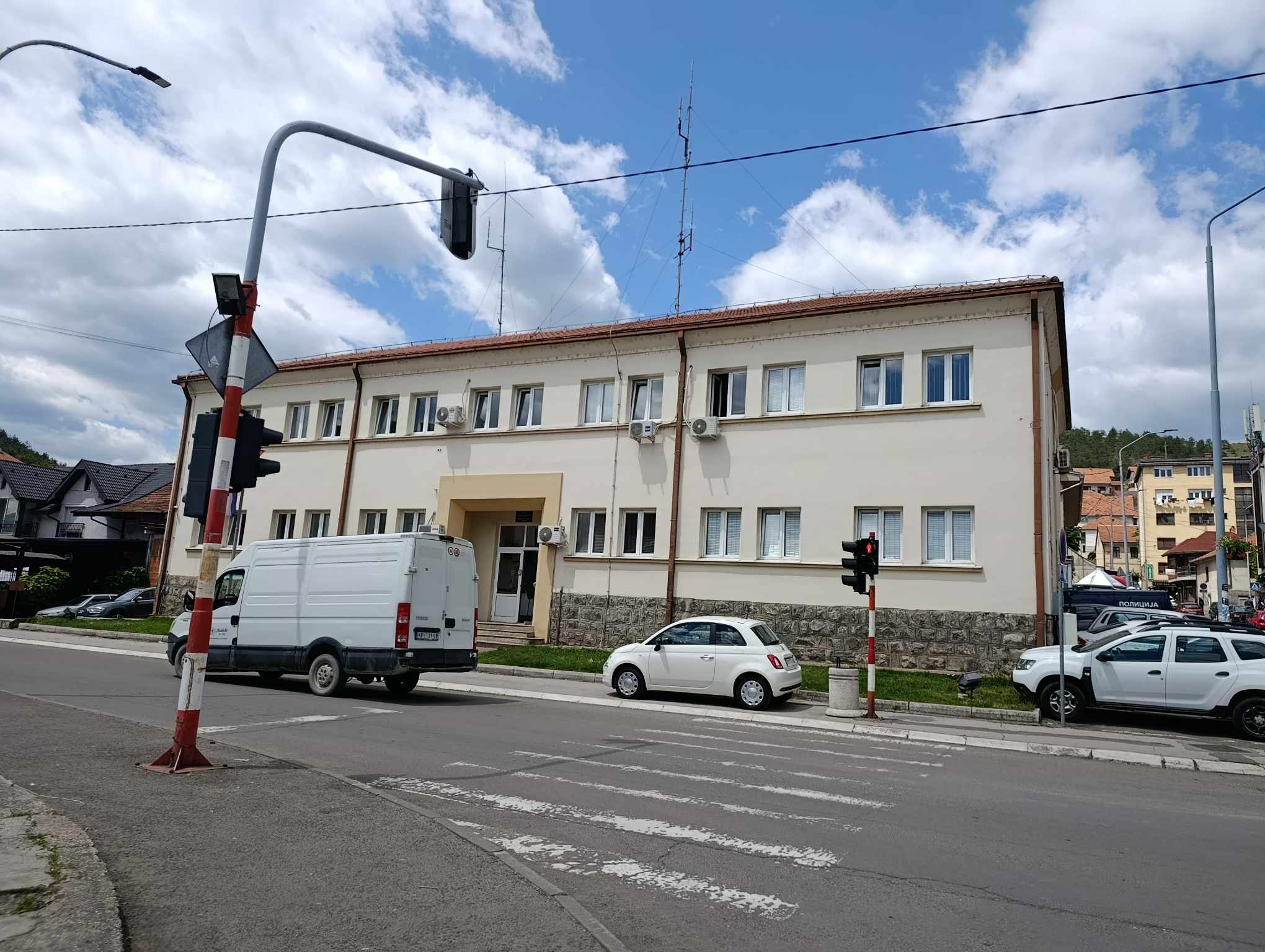Media: Armed Robbers Intercept Cash Transport in Serbia, Escape With Millions?