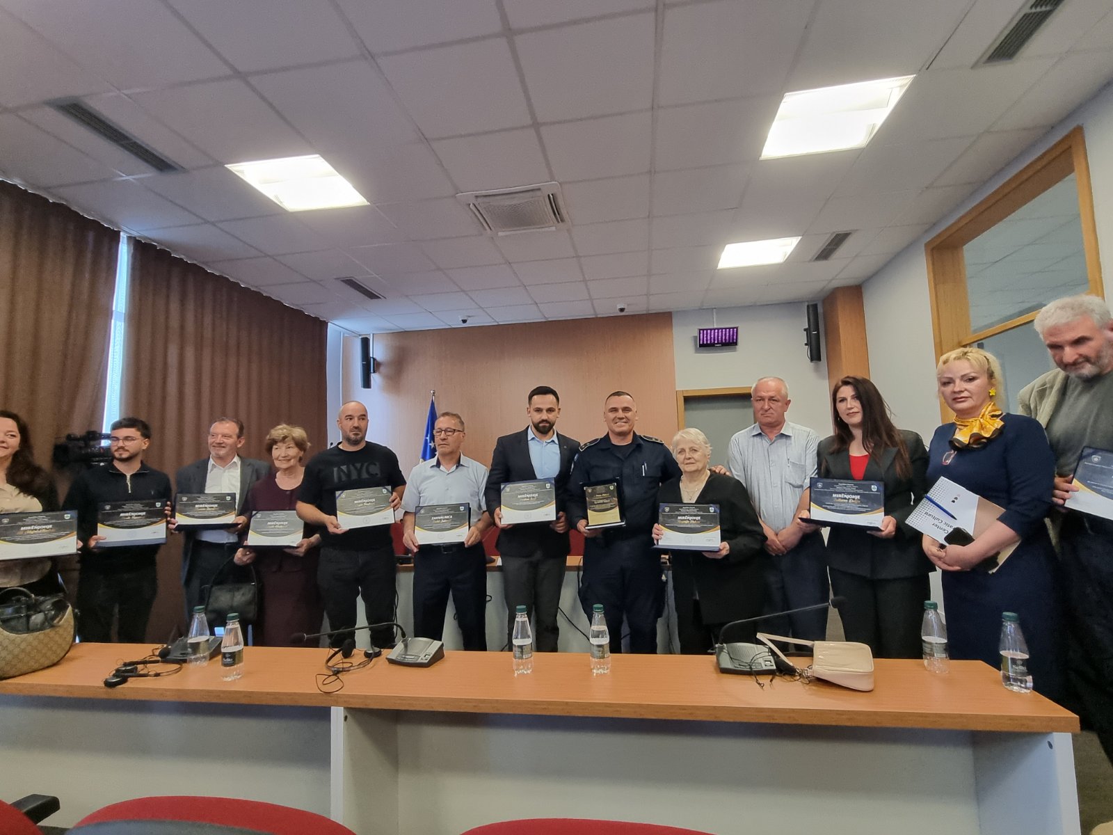 Svečana sednica SO Severna Mitrovica: Dodeljene zahvalnice za doprinos opštini, Eljšani proglašen za počasnog građanina