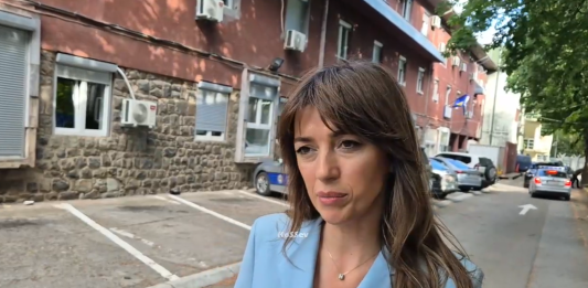 Hadžiju u S.Mitrovici sa predstavnicima KP, suda i tužilaštvom o seksualnom uznemiravanju, poziva žene da prijave slučajeve