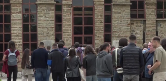 Studenti Gračanica Manastir