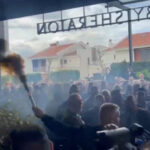 Otkazana konferencija Trendafilove u Prištini zbog protesta Udruženja bivših pripadnika OVK: Tenzije ispred hotela, dimna sredstva, uzvici