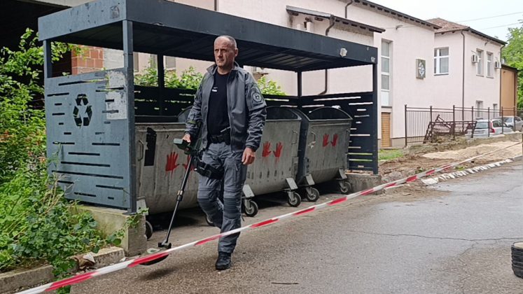 Kosovska policija ručna bomba Džona Kenedija
