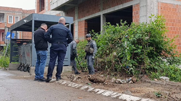 Kosovska policija ručna bomba Džona Kenedija
