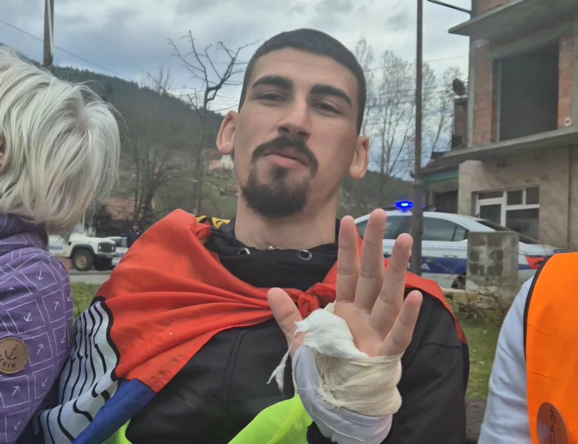Pešačio sa studentima, prebili ga neznanci: MUP kaže - nesporazum u saobraćaju među poznanicima