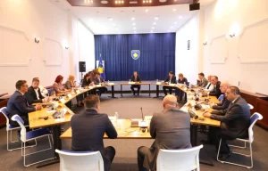 Sastanak Kurtija sa čelnicima stranaka bez uspeha - nema dogovora