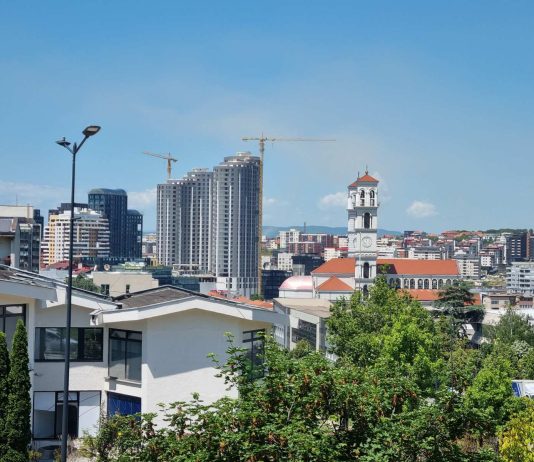 EU od Prištine traži zakone o radu i socijalnoj pomoći, jačanje sajber bezbednosti i ulaganja u istraživanje ustavni sud