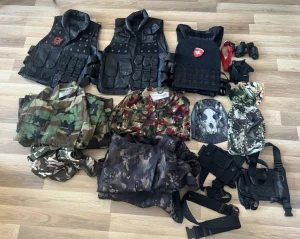 KP: Uhapšen u Račku, zaplenjene vojne uniforme i taktički prsluci