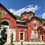 Srpske NVO o događaju u Pećkoj Patrijaršiji: Deo šireg obrasca spornih tumačenja, provokacija i pokušaja promene identiteta nasleđa SPC na Kosovu