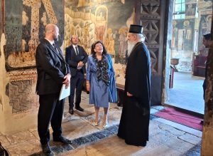 Pirs pozvala srpske stranke da izađu na izbore; U manastiru Gračanica o sprovođenju obaveza PR prema SPC