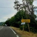 Lešak: Tražio rakiju za kupovinu, pa u kući domaćina ukrao 1.000 evra i 35.000 dinara Lešak tabla mesto