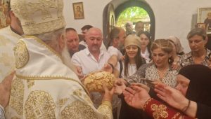 Sveta Nedelja proslavljena u Prizrenu: "Pozvani smo da čuvamo svetinje i predamo ih deci"