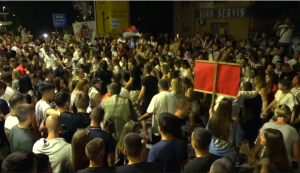 Užičko kolo na blokadi u Užicu; Poruka tužiocima: Zakletvu ste dali građanima, ne partiji, slušajte Ustav, ne komandu