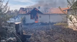 Eparhija apeluje: Pomozite porodicama čije je domove odnela vatra