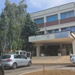 Koha: Na tri lokacije na Kosovu privedeno više osoba, akcija povezana sa nezakonitim prenosom javne imovine u privatno vlasništvo