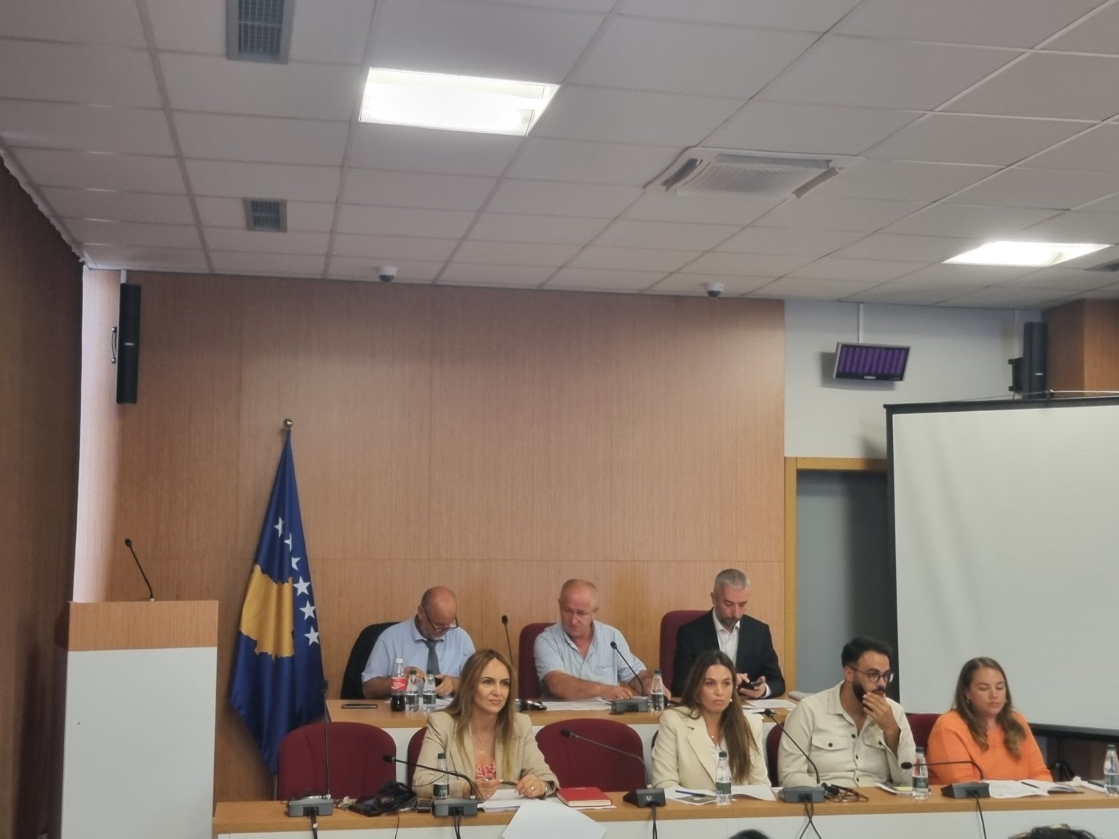 Održana sednica SO Severna Mitrovica: Ko sa kim tvrdi pazar?
