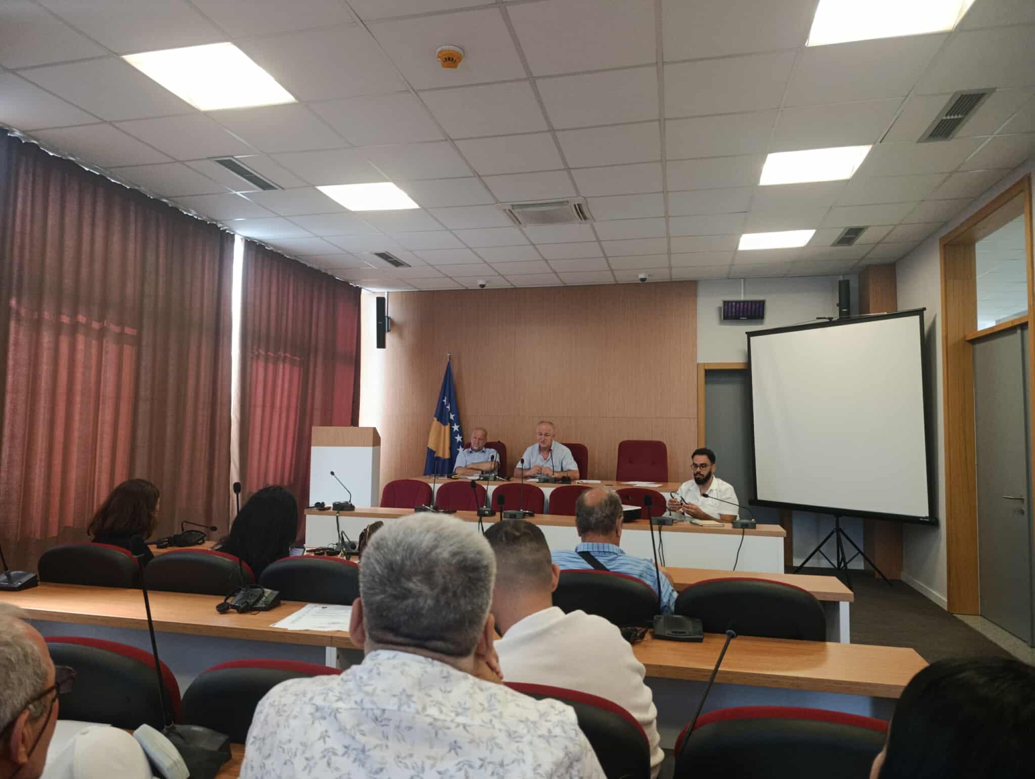 Ponovo usvojena odluka o prenameni zemljišta u Severnoj Mitrovici, Ugljanin demantovao Radojevića: Skupština neće biti „Ćacilend“