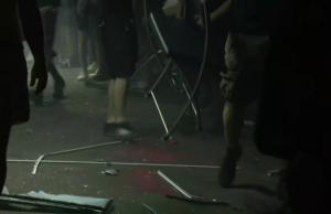 Novi protesti širom Srbije: Prostorije SNS-a demolirane u N.Sadu, pirotehnička sredstva ka građanima u Beogradu
