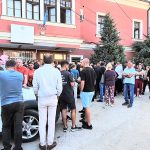 Ispred Agencije za statistiku u Prištini više desetina građana čeka da se popiše