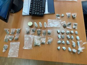 Uhapšen zbog droge, pronašli mu više od 40 kesica marihuane