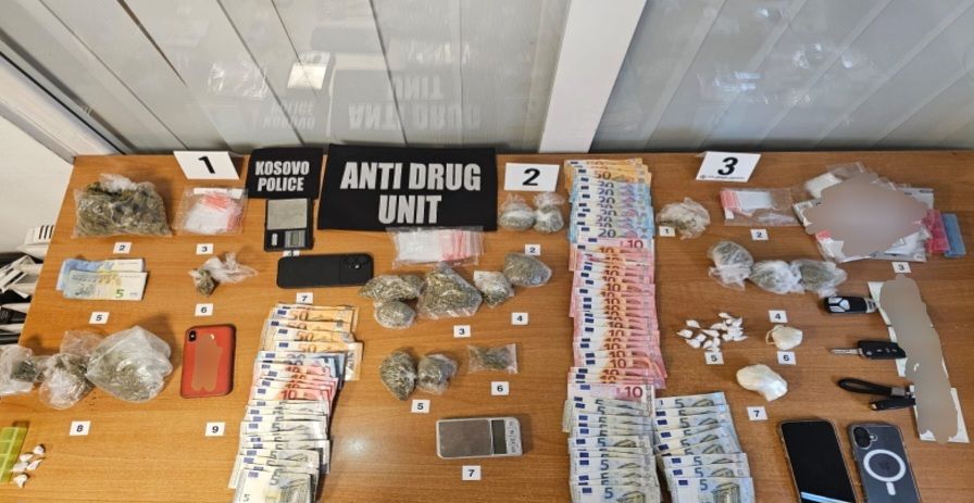 U Južnoj Mitrovici uhapšena tri lica, zaplenjeni marihuana i kokain