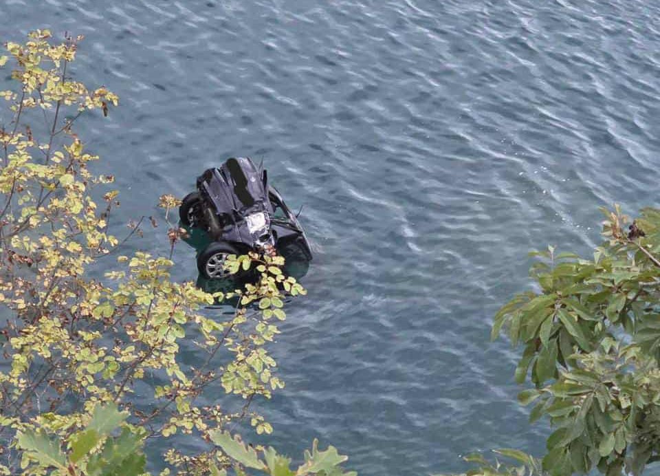 Car Slides into Gazivode Lake While Men Take Photos