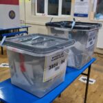 Koha: Uhapšeni u Gračanici zbog fotografisanja listića lice srpske nacionalnosti, dobio novac da glasa za kandidata stranke „Za slobodu, pravdu i opstanak“?
