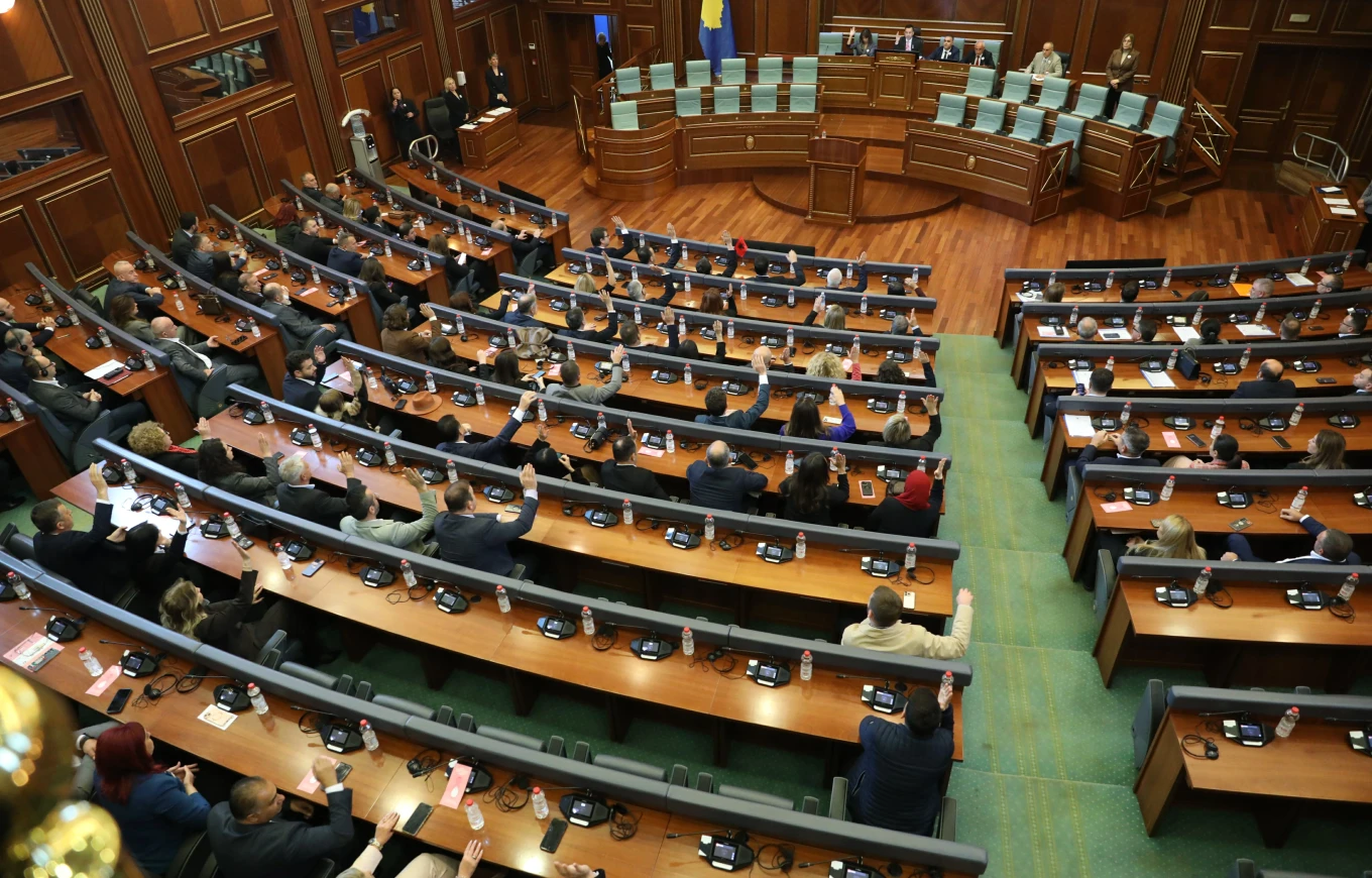 Koha: „Posle izbora pašće zidovi između partija“