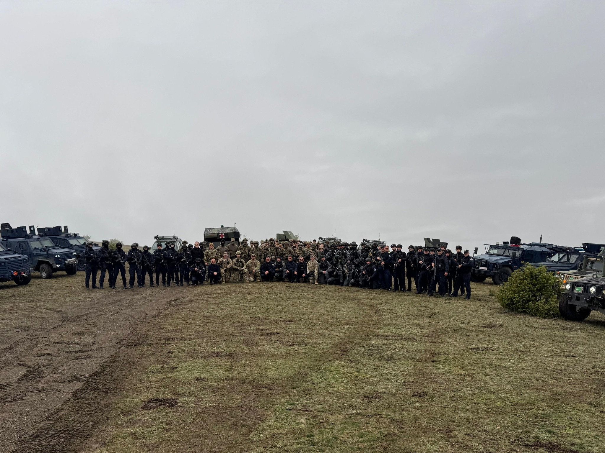kfor kosovska policija