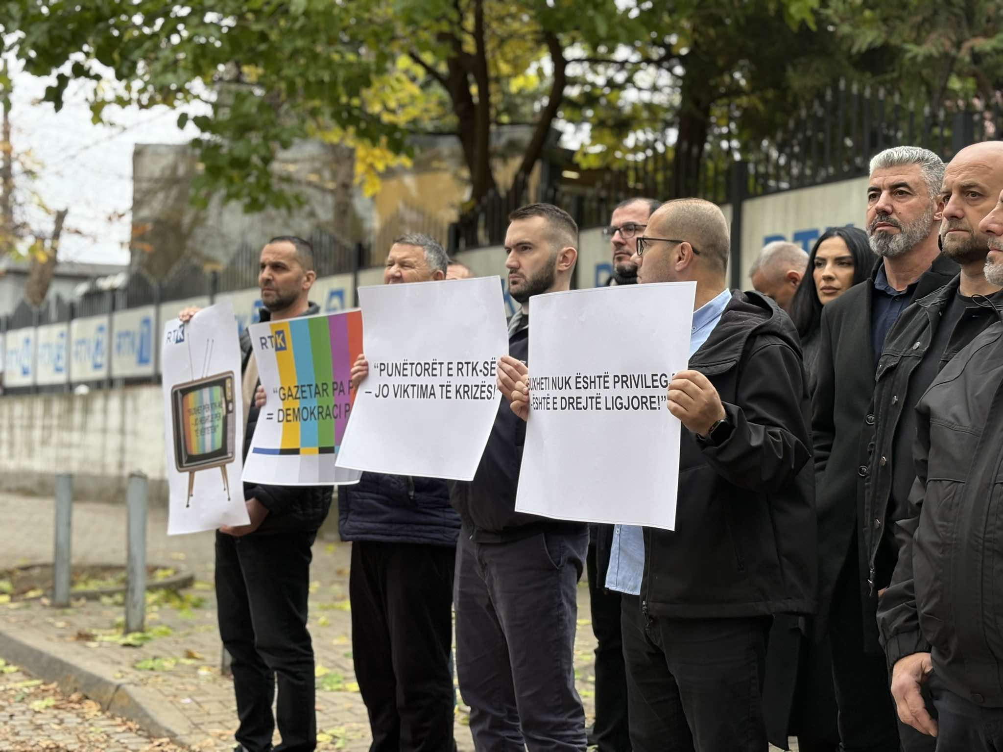 Koha: Sindikat RTK traži hitnu Kurtijevu intervenciju zbog neisplaćenih plata