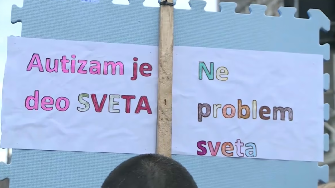 Majka dece sa autizmom: Prećeno mi je zato što se zalažem za uvođenje statusa roditelj-negovatelj
