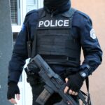 Smrtni slučaj u Gračanici, pucnjava u Istoku, napadi i hapšenja u policijskom izveštaju kp kosovska policija ilustracija dva policajca policajci