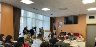 Budžet Severne Mitrovice usvojen uz žustru raspravu: Jakšić tražio debatu o hapšenjima i „Trepči“, Ferati Dolji negodovala zbog prekidanja