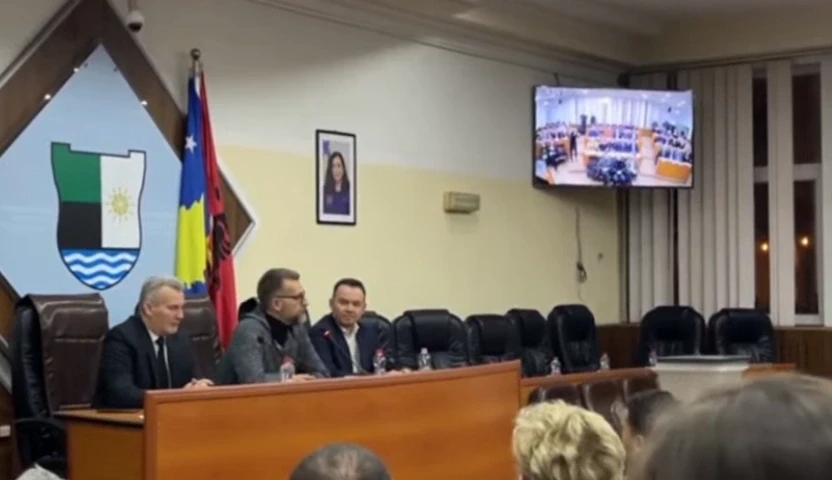 Koha: Peci postigao koaliciju sa LDK u Južnoj Mitrovici