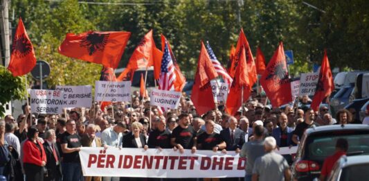 FOTO: Fotografija iz arhive predstavnika Albanaca u Skupštini Srbije, Šaipa Kamberija, sa Fejsbuka