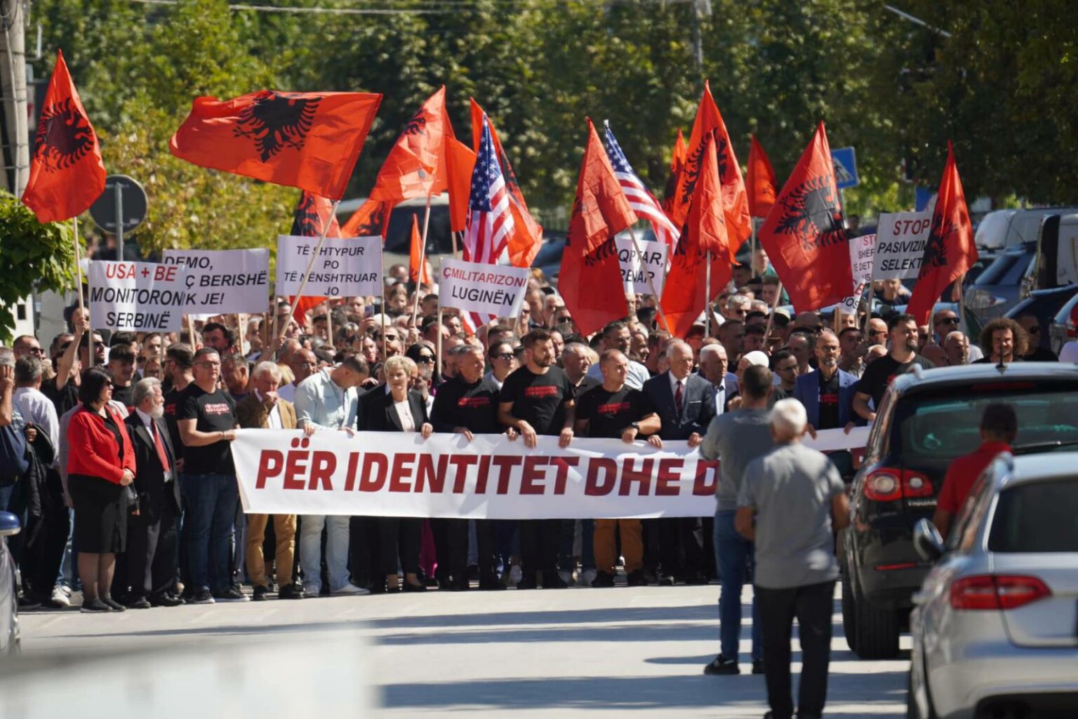 FOTO: Fotografija iz arhive predstavnika Albanaca u Skupštini Srbije, Šaipa Kamberija, sa Fejsbuka